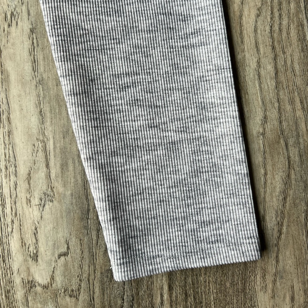 Beach Riot Leggings Gray Ayla Workout Leggings Size Medium High Waisted Slimming - Picture 4 of 8